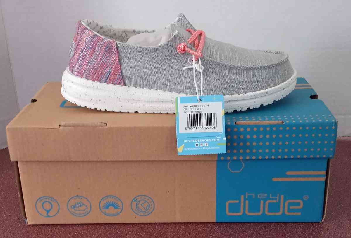 girls hey dudes size 3y 4l - Smithfield, North Carolina - FleaMarketBay