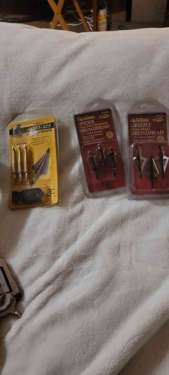 crossbow  and Arrows - Baltimore, Maryland - FleaMarketBay