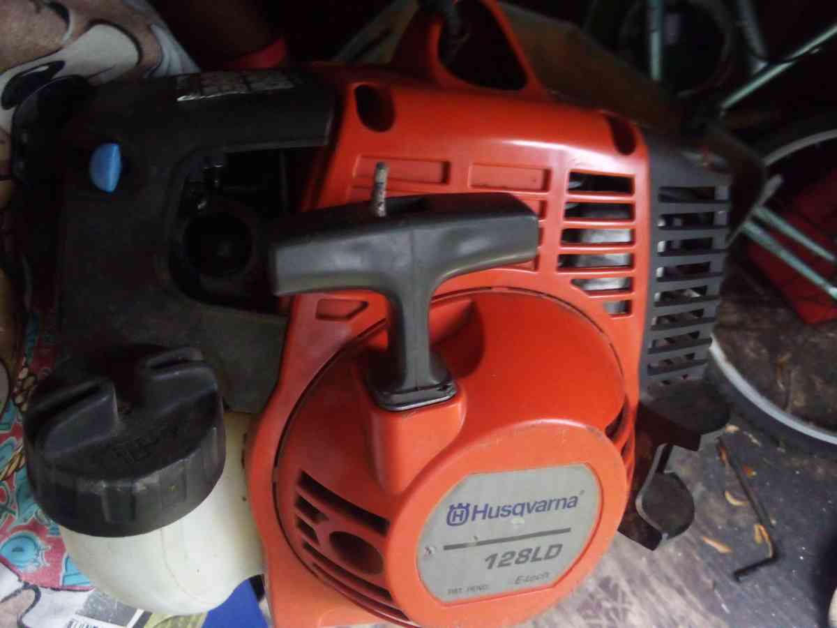 Husquvarna weedeater - Lafayette, Louisiana - FleaMarketBay