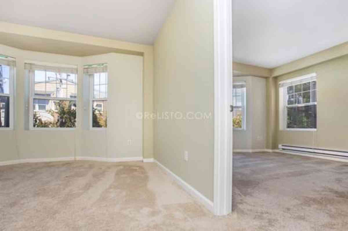 House For Rent - Sacramento, California - FleaMarketBay