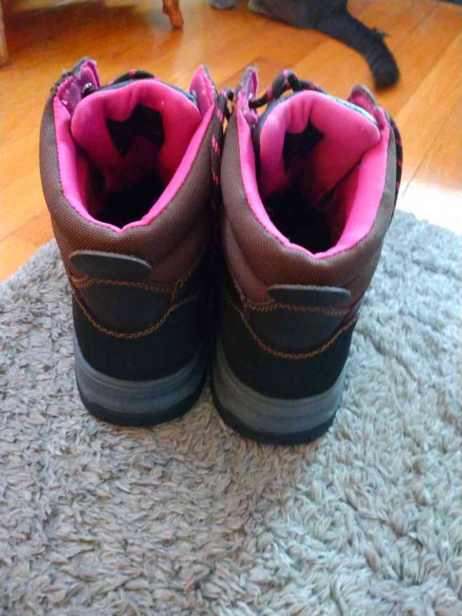 still toed work boots - Godfrey, Illinois