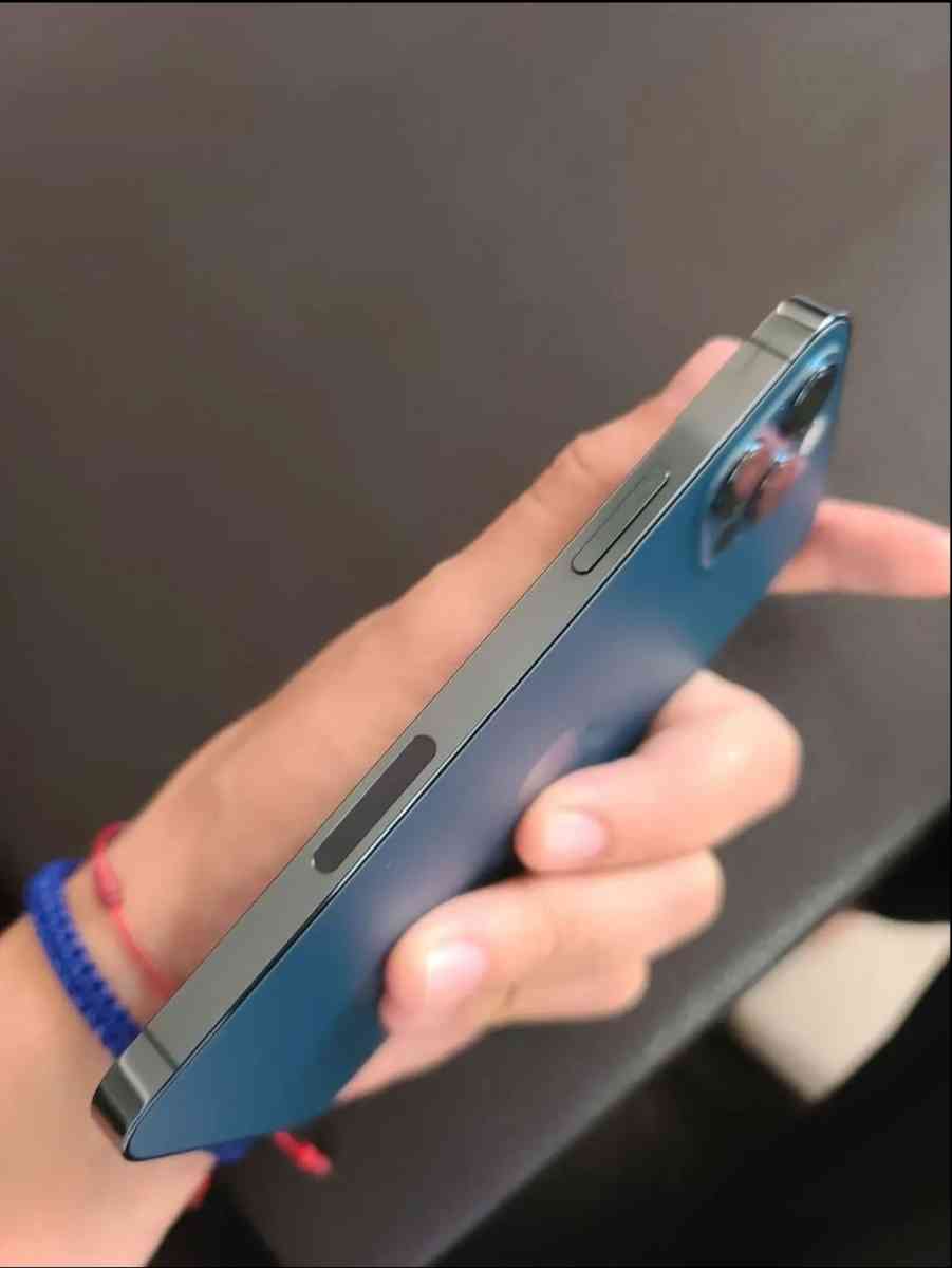 IPhone 12 pro max - Ashaway, Rhode Island - FleaMarketBay