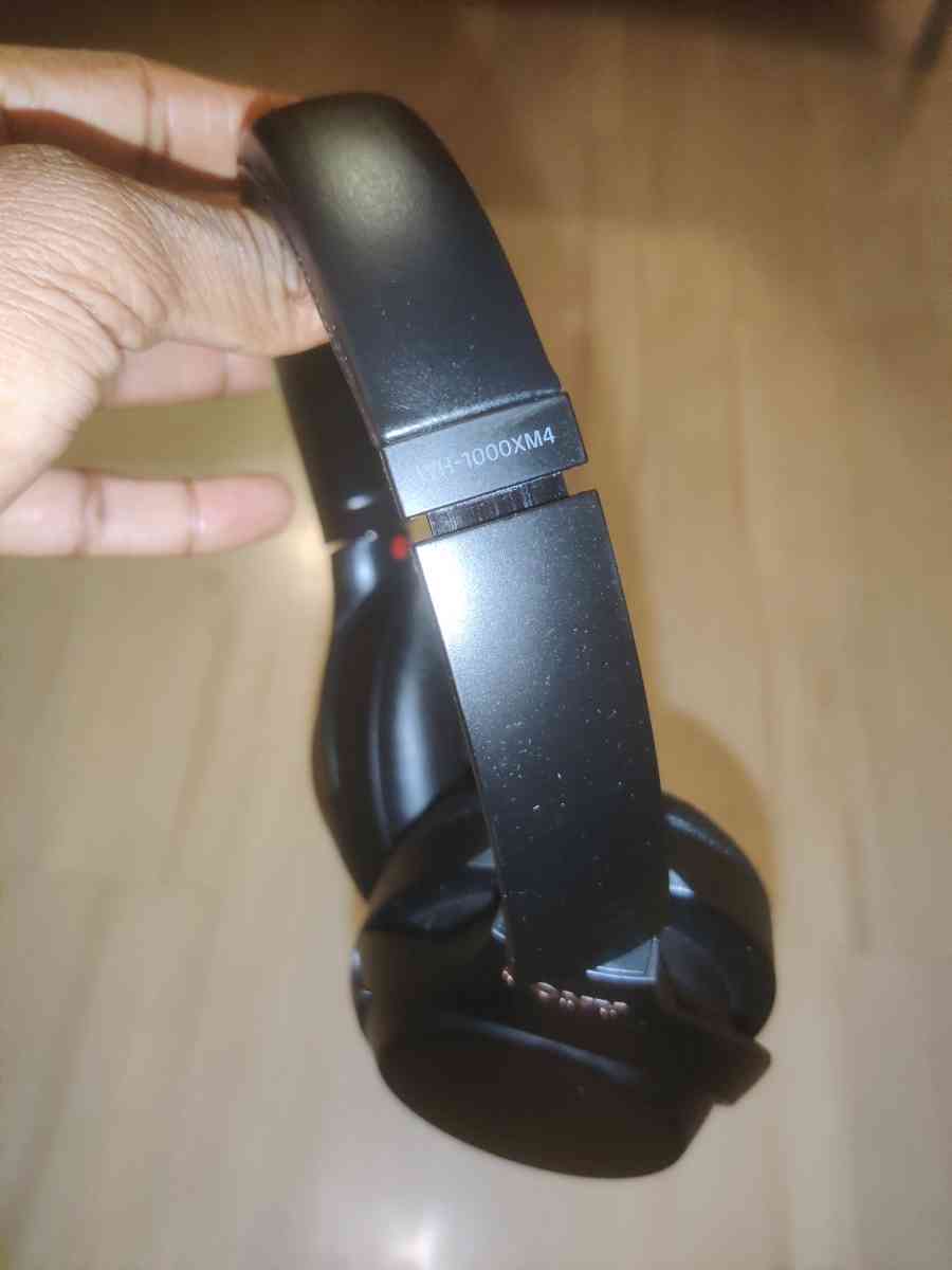 Sony WH-1000XM4 Bluetooth headphones - Bronx, New York - FleaMarketBay