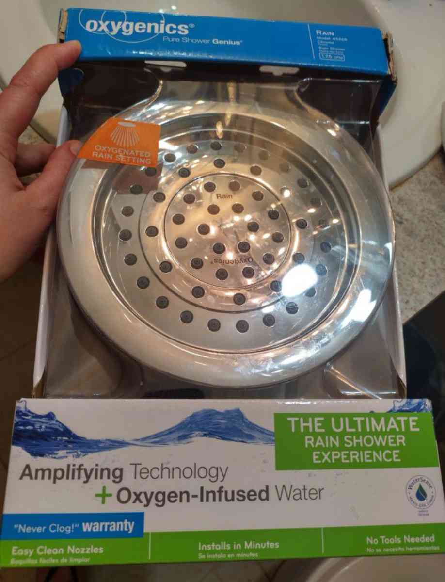 Oxygenies shower head - Tampa, Florida