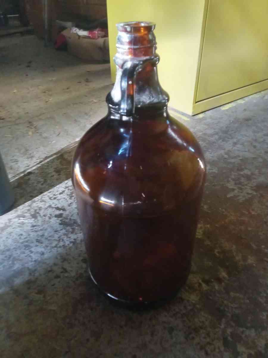 glass jars - Strawberry Plains, Tennessee - FleaMarketBay