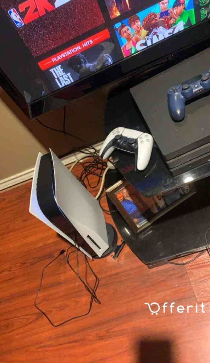 PS 5 with disck - Greenwood, Delaware - FleaMarketBay