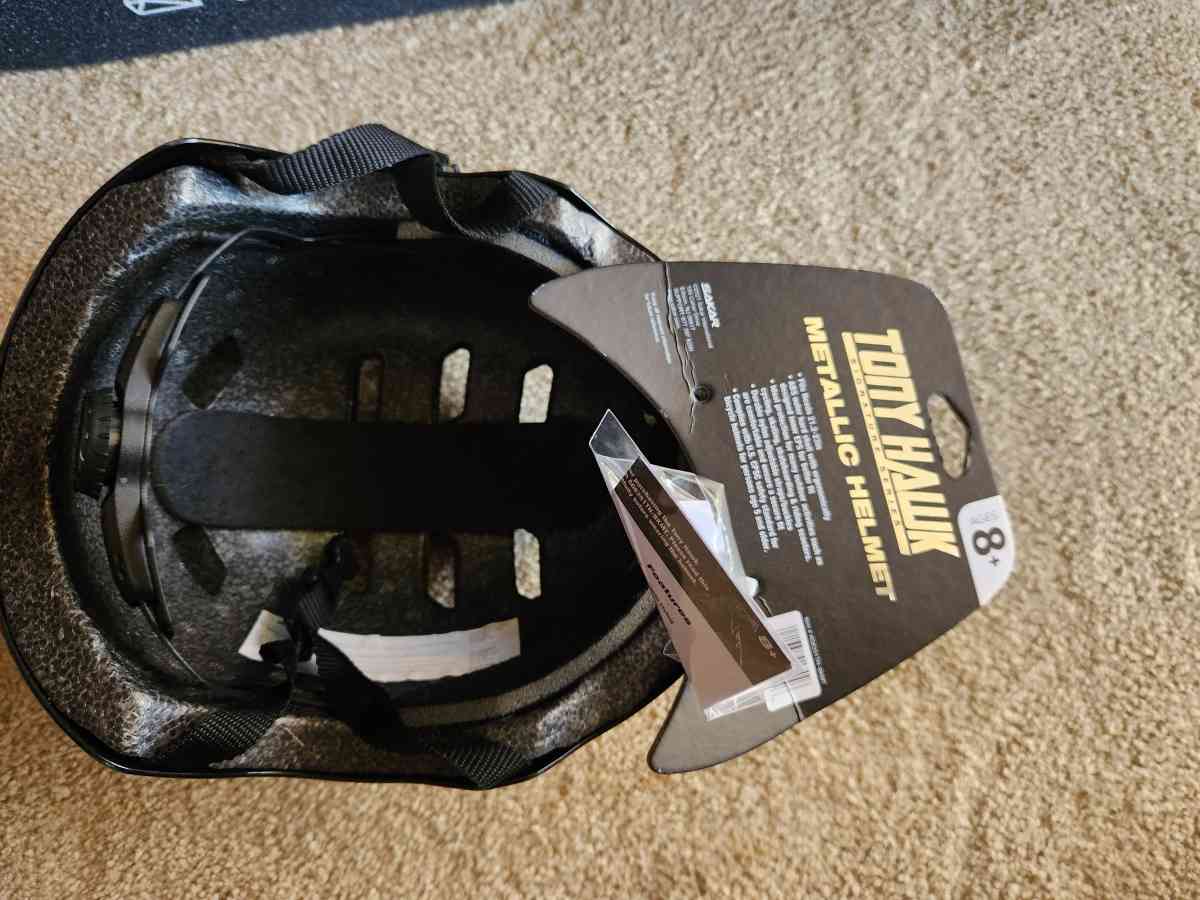 casco y patineta - York, Pennsylvania - FleaMarketBay