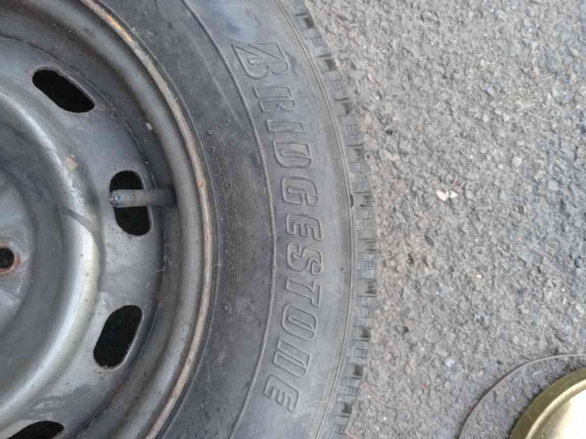 Really nice Tire with excellent tread 185 70 R14 - Willow Grove, Pennsylvania - FleaMarketBay