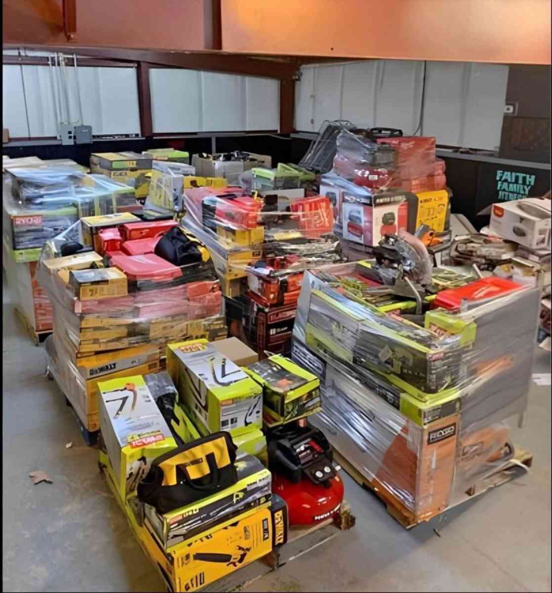 good unused tools - Adger, Alabama - FleaMarketBay