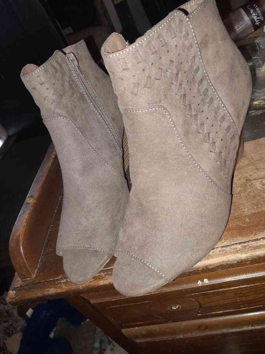 boots - Indianapolis, Indiana