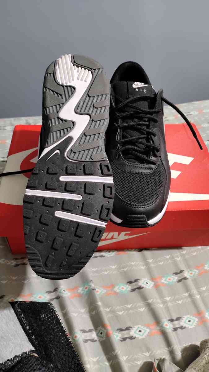 women's Nike air max excee - Franklin, Ohio - FleaMarketBay