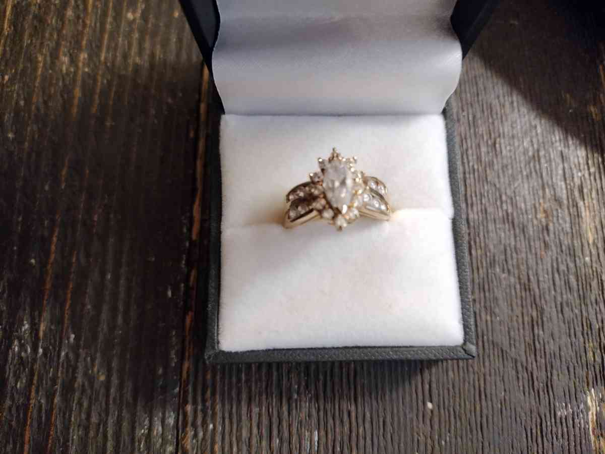 jewelry women's Rings - Houston, Texas - FleaMarketBay