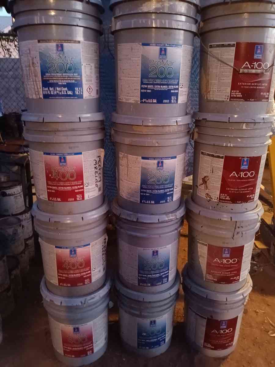 5 gallon buckets latex paint - Phoenix, Arizona