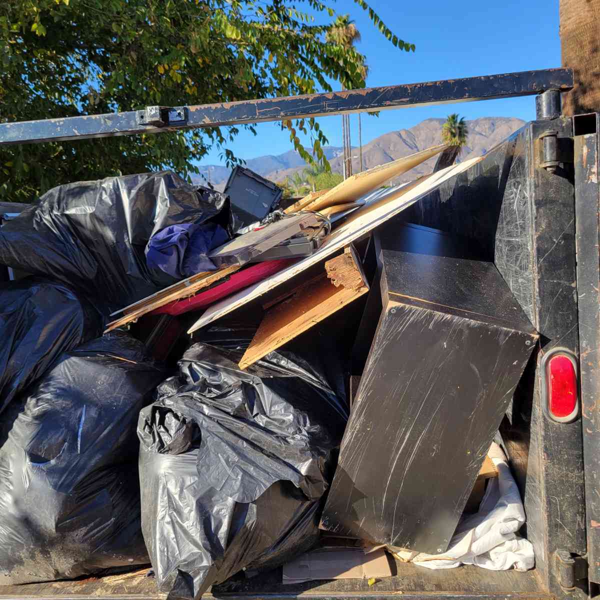 dump trailer - Fontana, California - FleaMarketBay