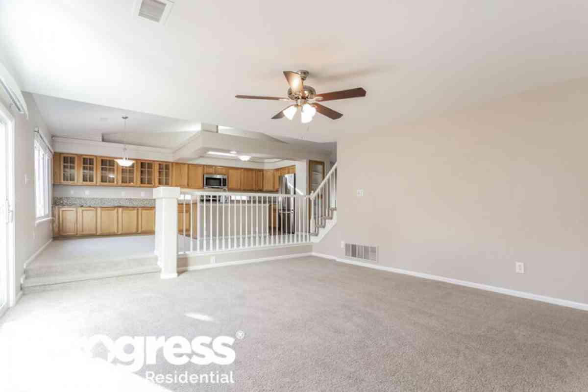 House for rent - Denver, Colorado - FleaMarketBay