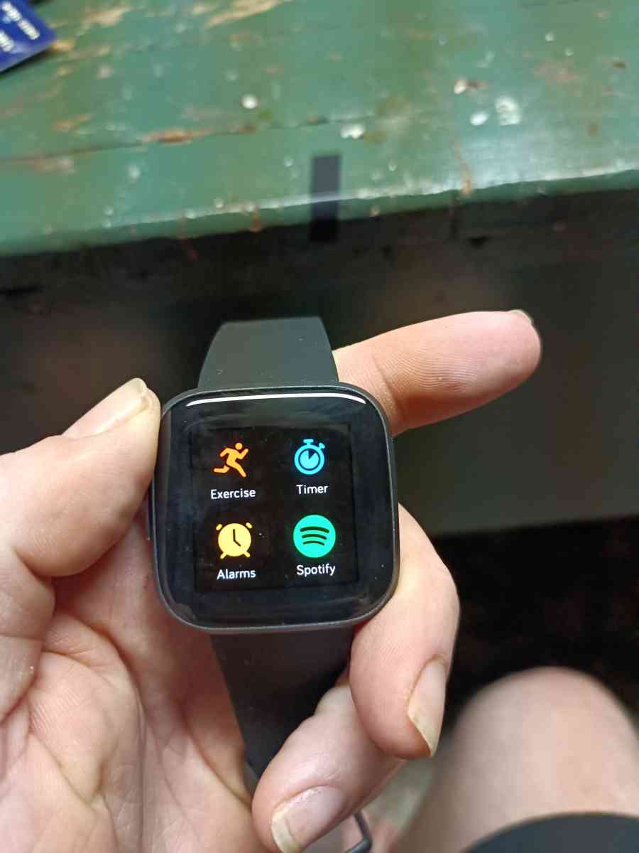 Fitbit Versa 2 - Endwell, New York - FleaMarketBay