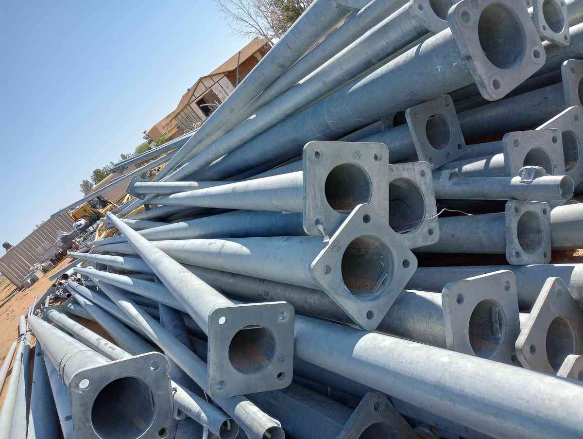 light poles - Chaparral, New Mexico - FleaMarketBay