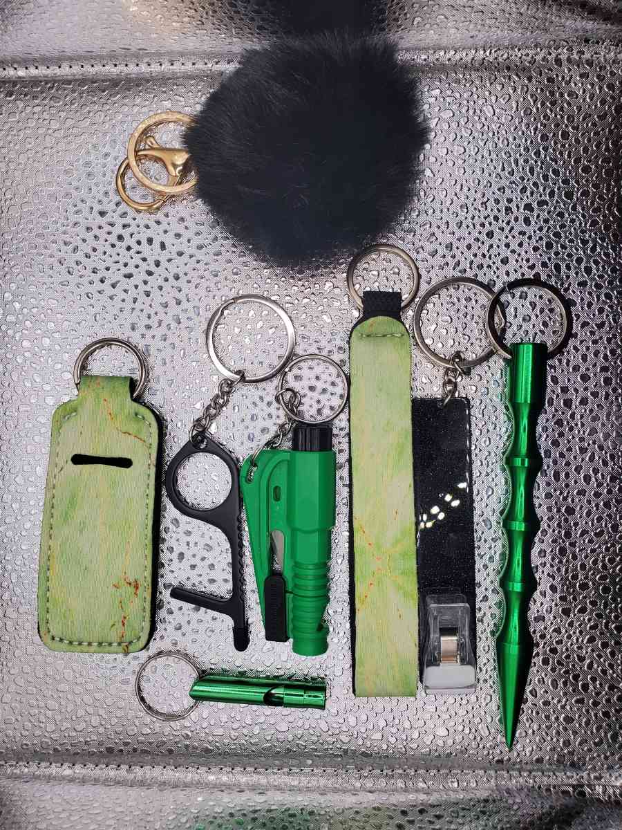 black pom safety keychain - Syracuse, New York - FleaMarketBay