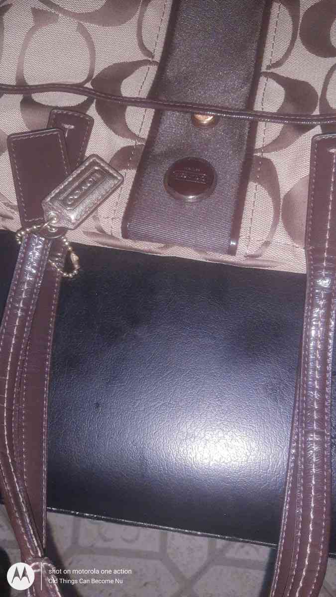 COACH H1380F25771 SIGNATURE STRIPE TOTE - Chicago Heights, Illinois - FleaMarketBay