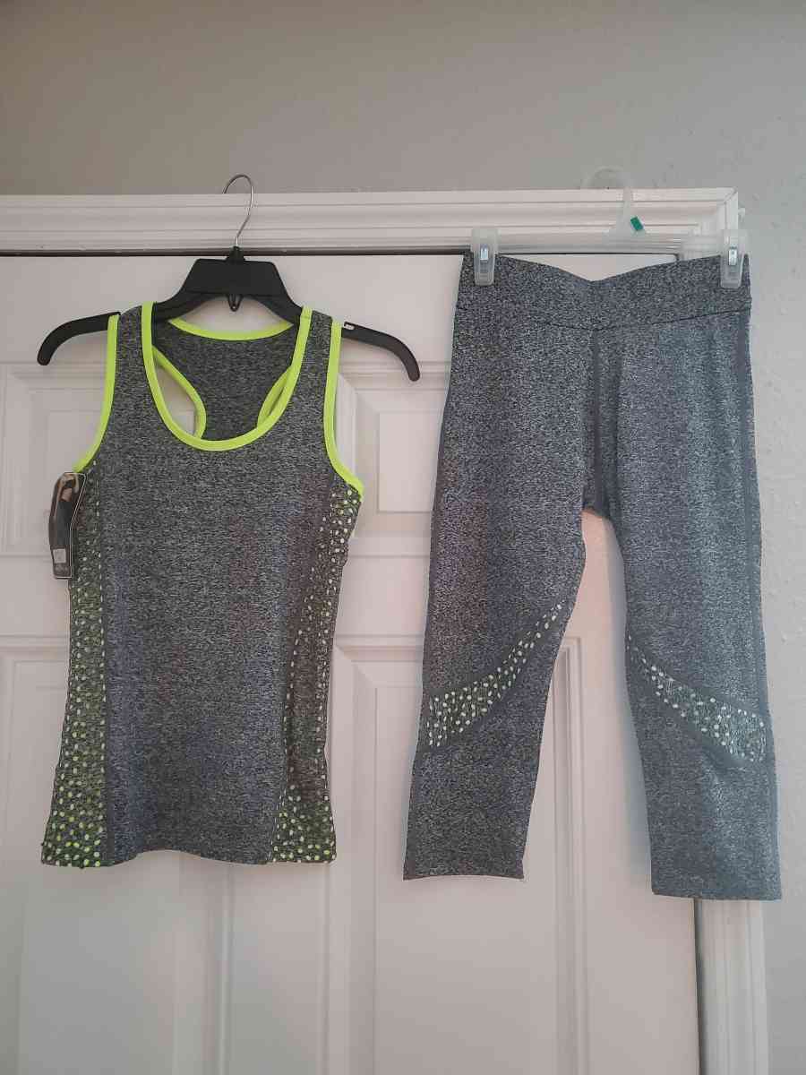 women two piece outfit - Tampa, Florida