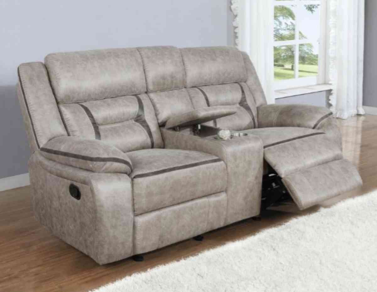 Vendo Set De Reclinables PREGUNTAR POR PRECIO - Hialeah, Florida - FleaMarketBay