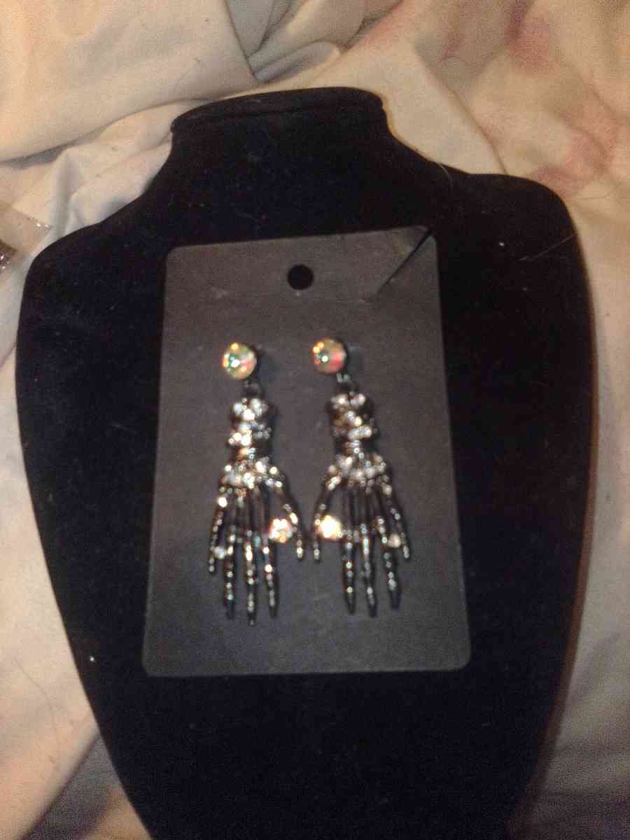 Halloween hand earrings - Marengo, Indiana - FleaMarketBay