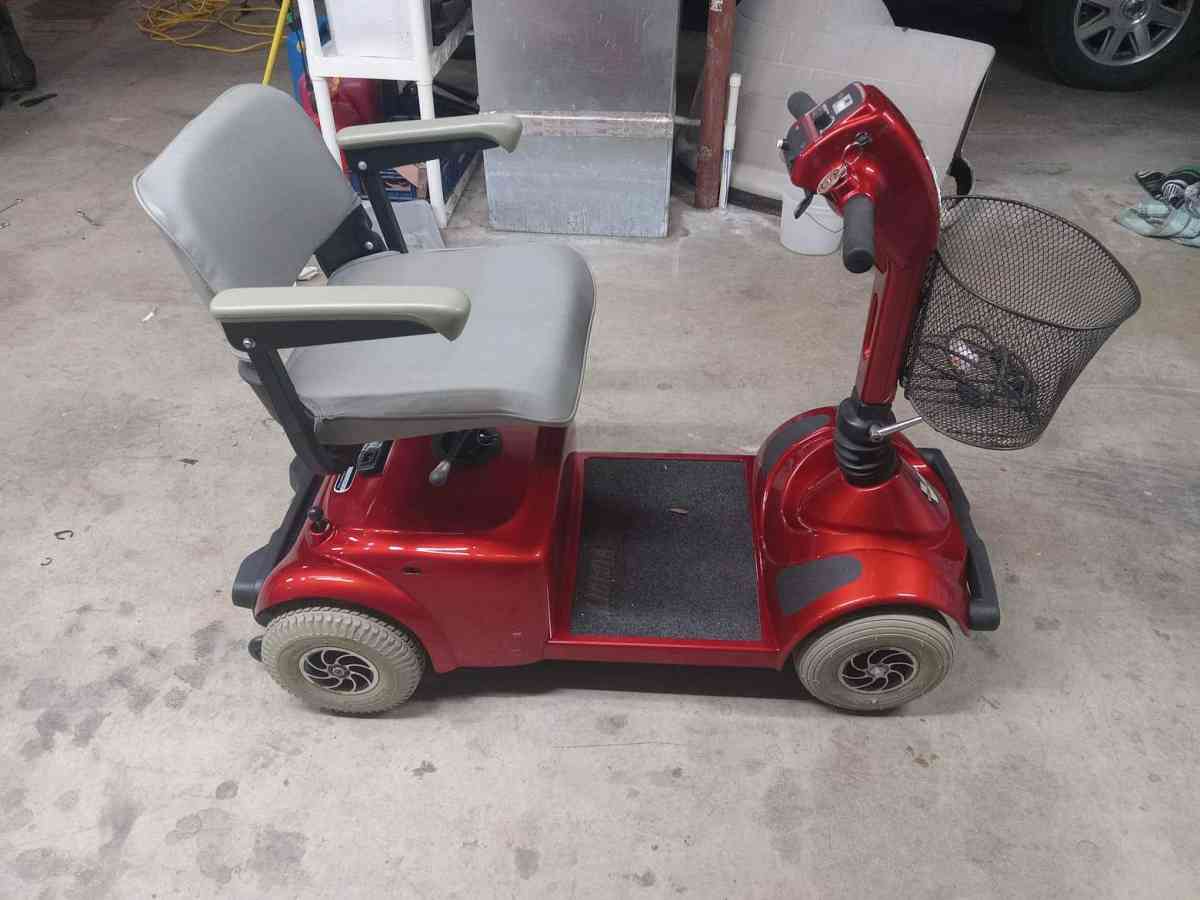 pride celebrity xl mobile scooter - Greeneville, Tennessee - FleaMarketBay