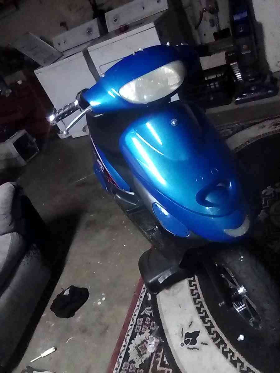 2020 revolution boom 50cc moped - Modesto, California