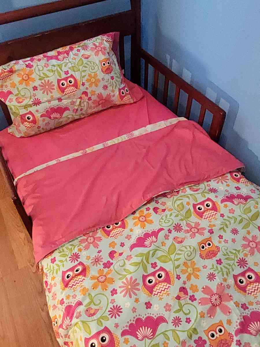 7pcs toddler bedding set - Columbus, Mississippi - FleaMarketBay