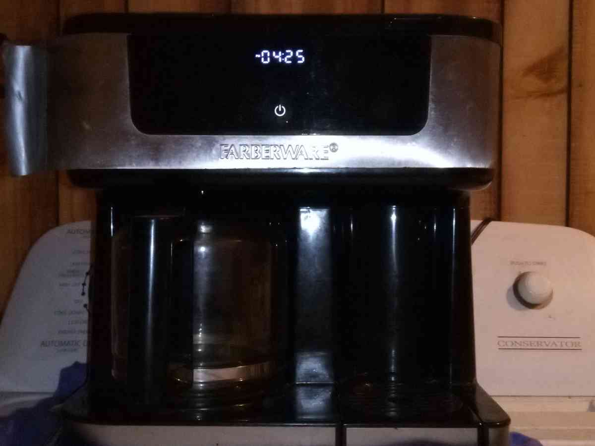 coffee pot works good for sale - Natchitoches, Louisiana - FleaMarketBay