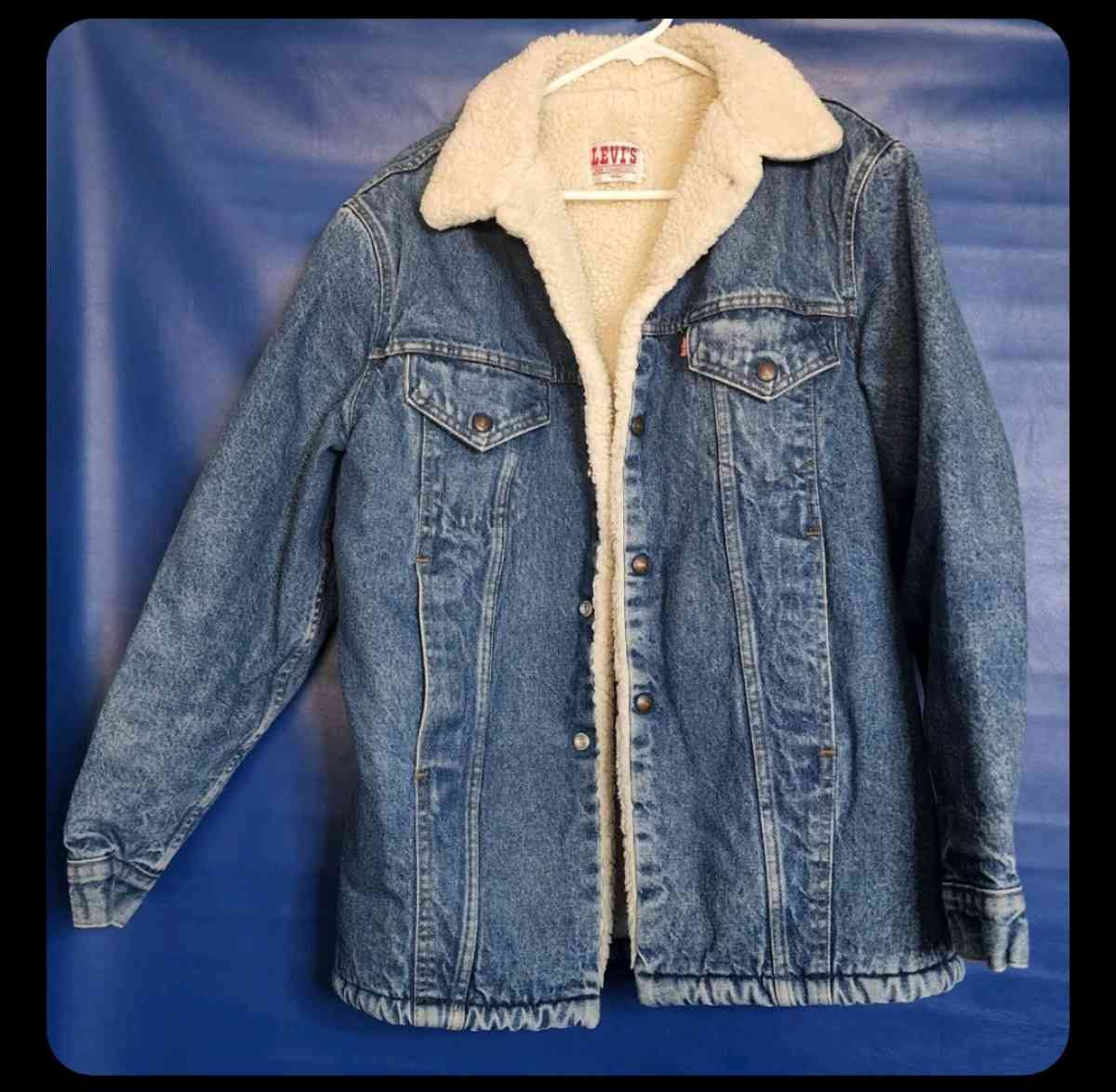 Vintage Levis Jean Trucker Sherpa lined jacket size 40L Mens