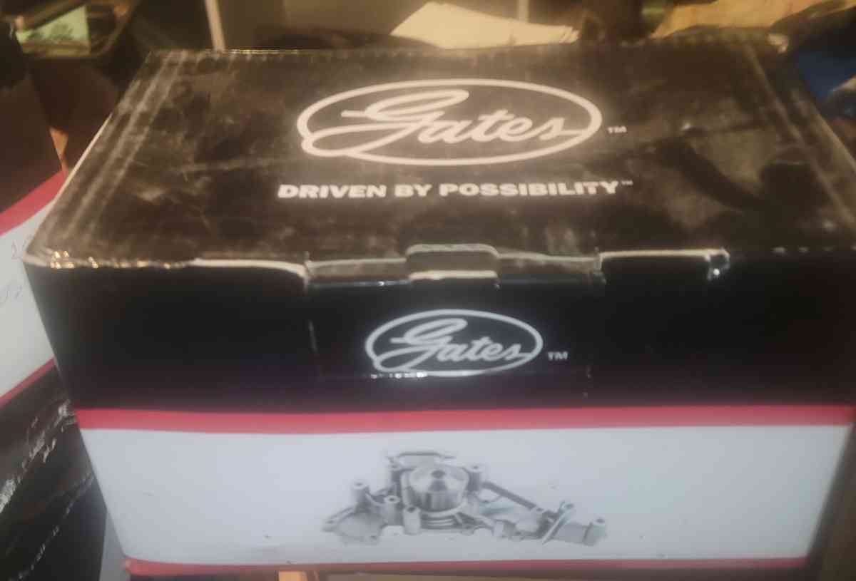 water pump 95to00 contour 01to03 escape 01to03 Taurus - Santa Clarita, California - FleaMarketBay