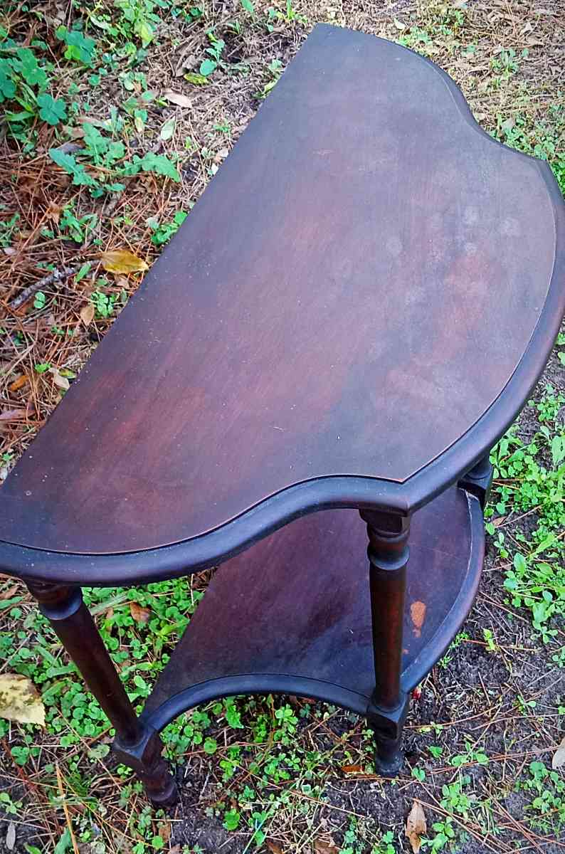 Antique half moon table - Thonotosassa, Florida - FleaMarketBay