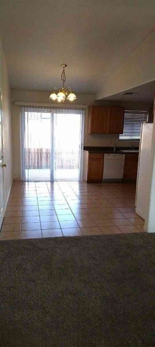 single family home - Palm Springs, California - FleaMarketBay