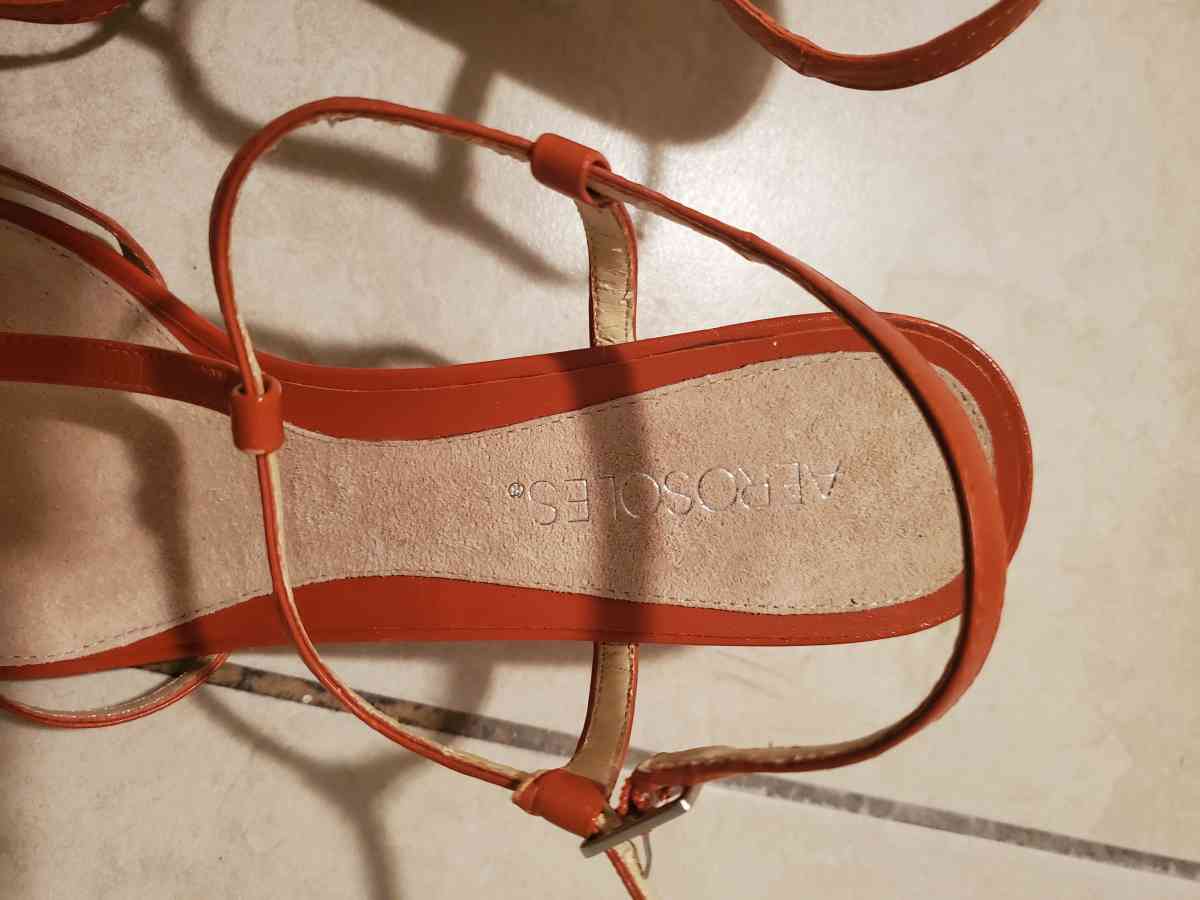 women heels - Tampa, Florida - FleaMarketBay