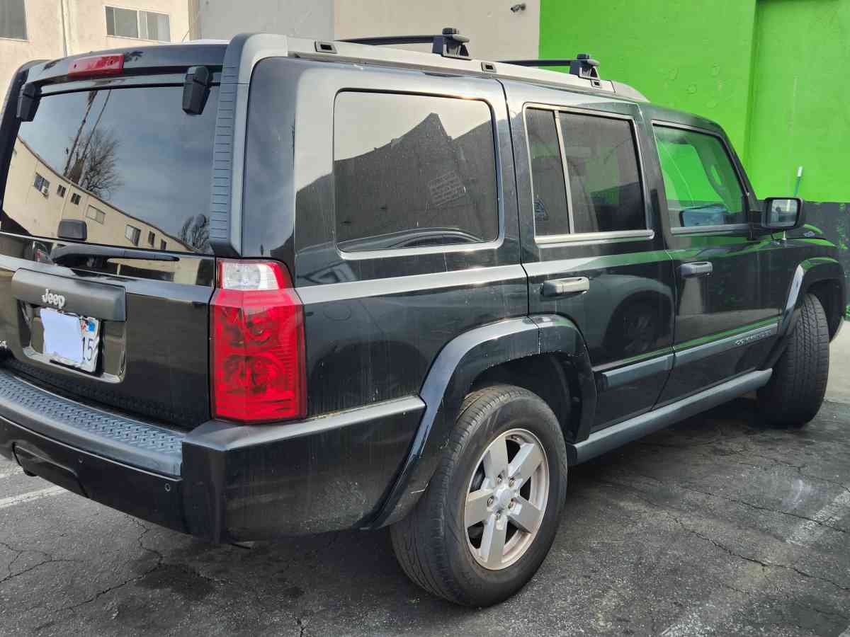 Jeep commander 2006 - Los Angeles, California - FleaMarketBay