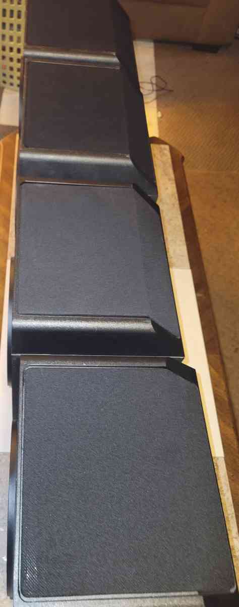 Really nice pair of Bose bookshelf speakers - Saint Louis, Missouri