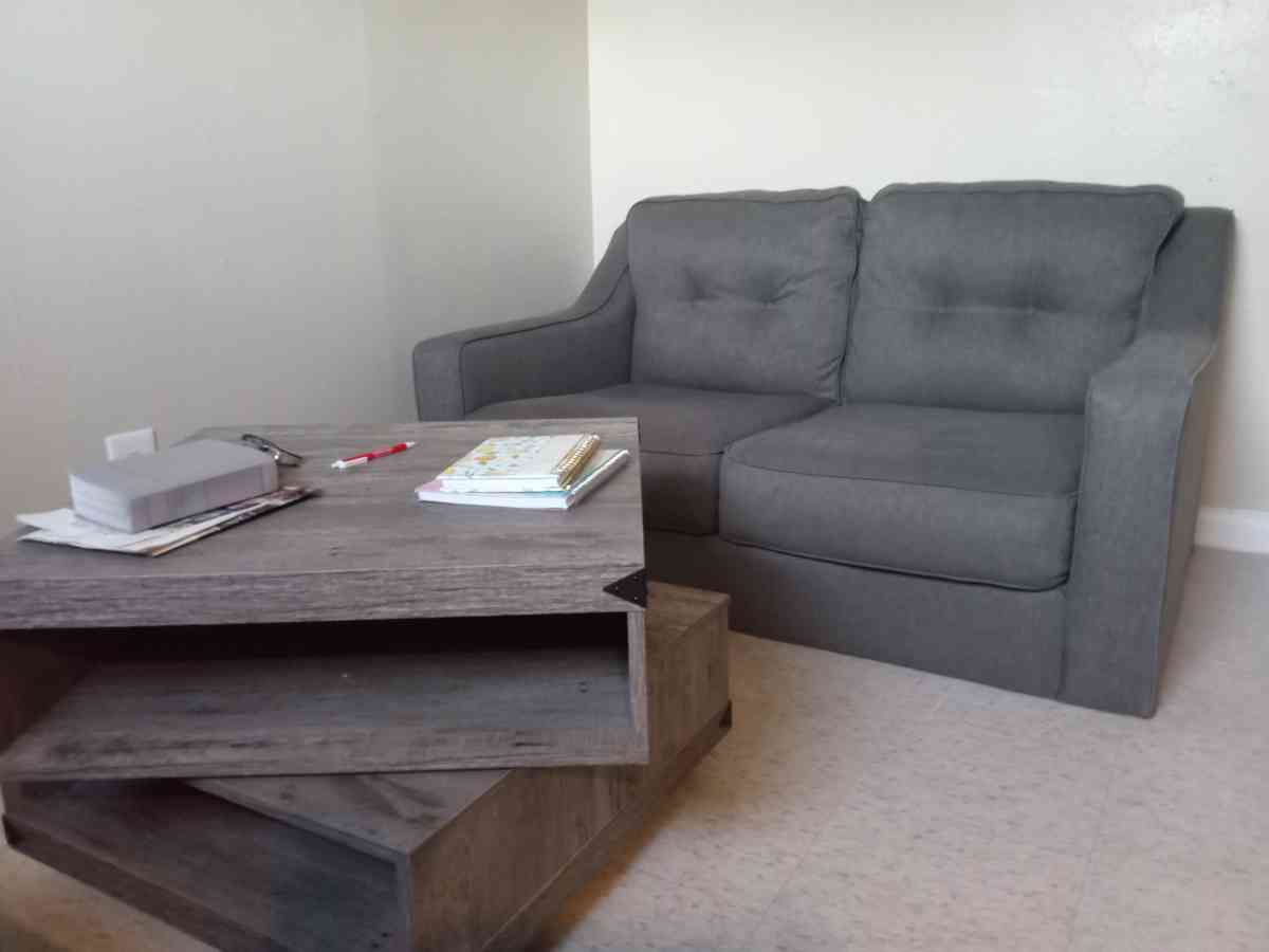 living room furniture - Houston, Texas - FleaMarketBay