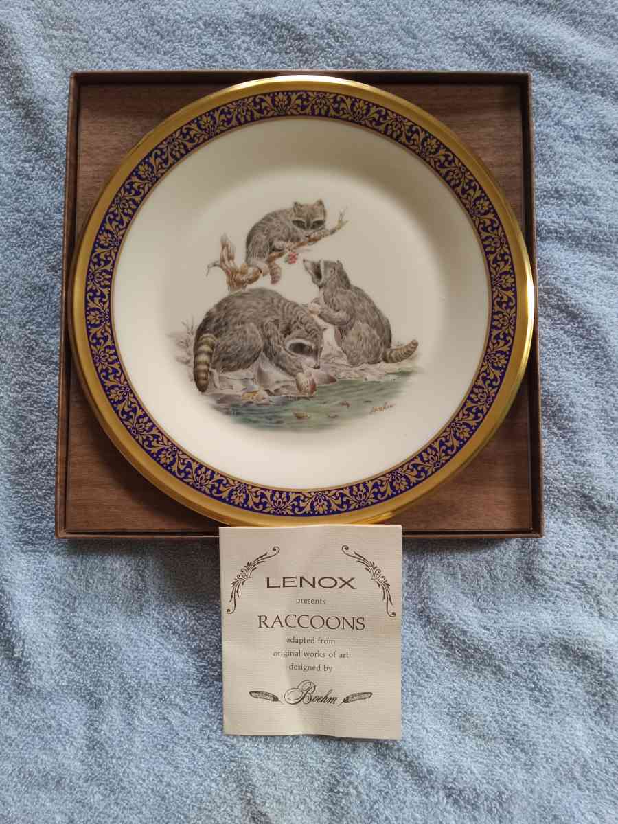 Collectors Lenox 1973 Racoons  Plate - Pawtucket, Rhode Island