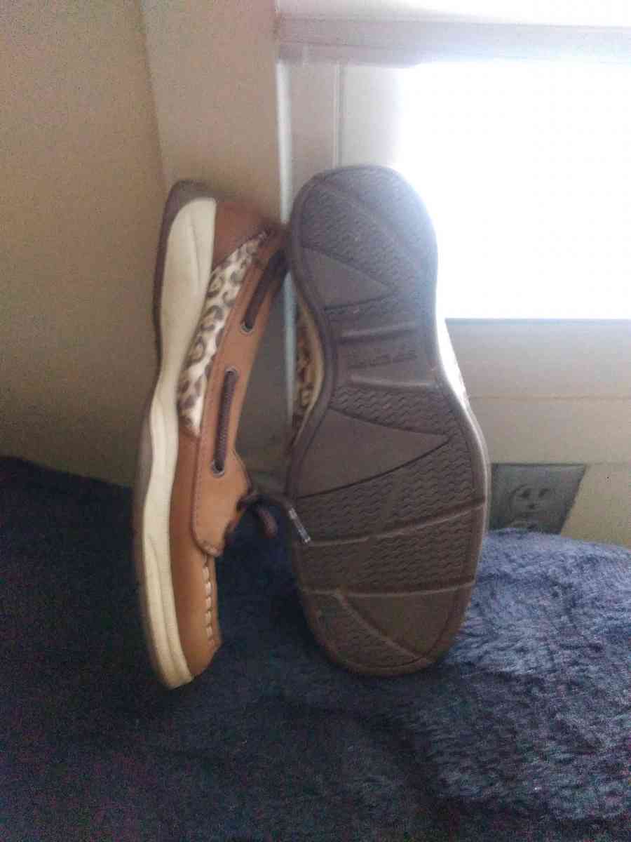 female sperrys