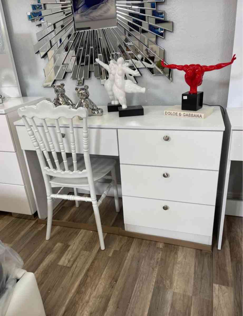 Escritorio economico Ofrezco financiamiento Contactame - Miami, Florida - FleaMarketBay