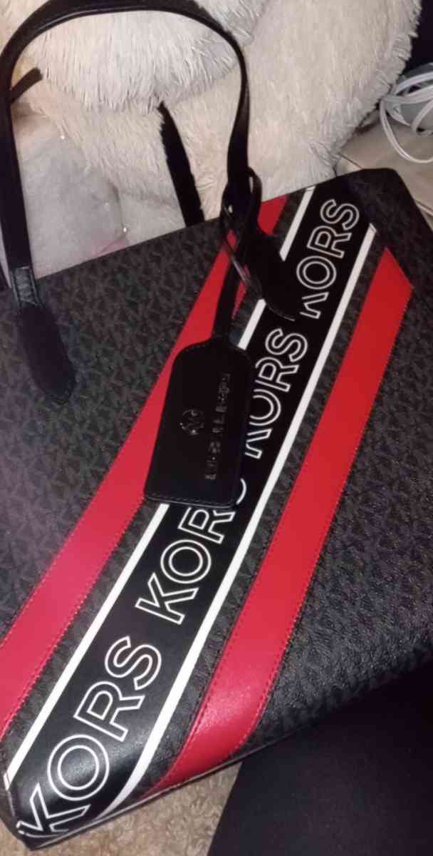Michael kors LG EW Grab Tote brand new
