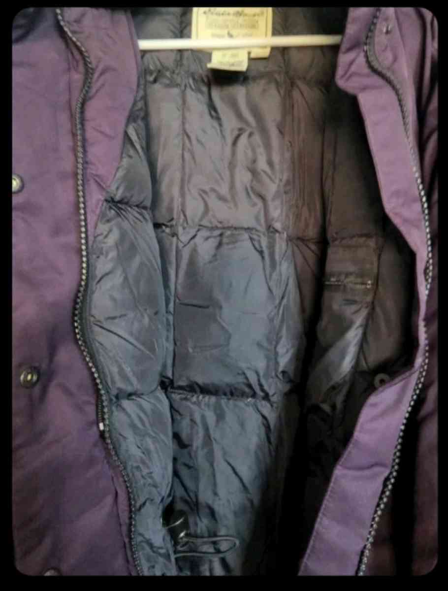 Eddie Bauer plum colored womens SZ Med Goose Down - Mountain Home, Idaho - FleaMarketBay