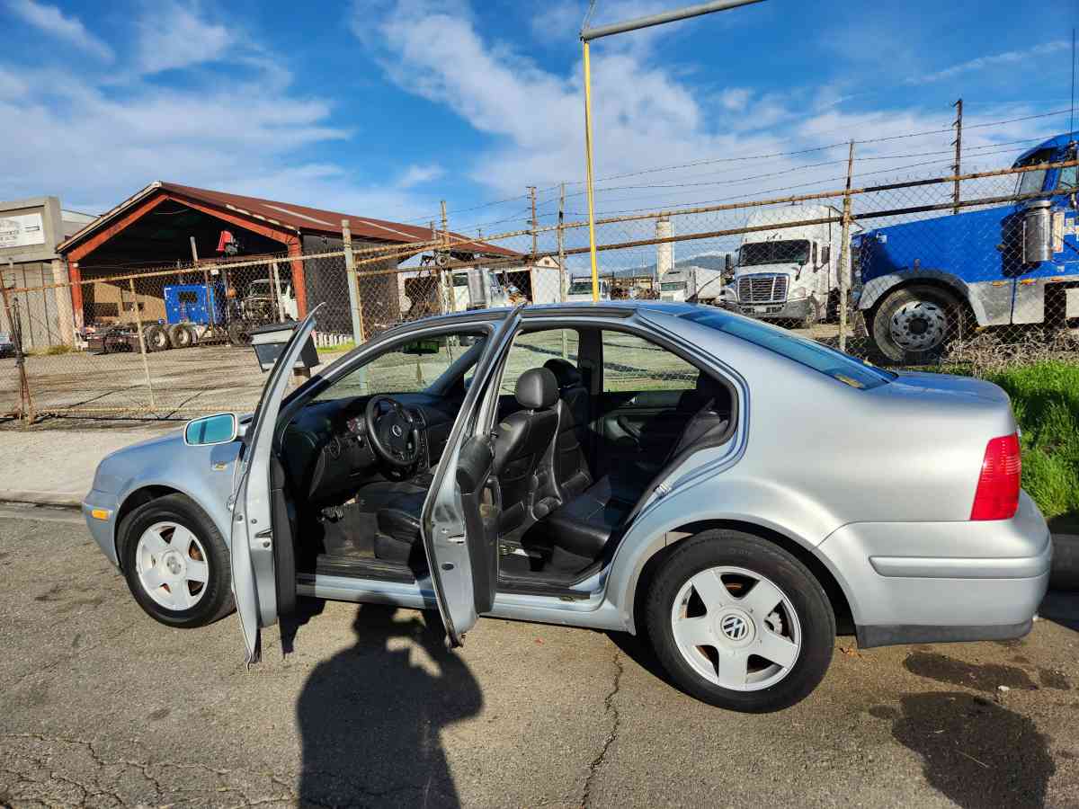 Volkswagen Jetta 2002 - Los Angeles, California - FleaMarketBay