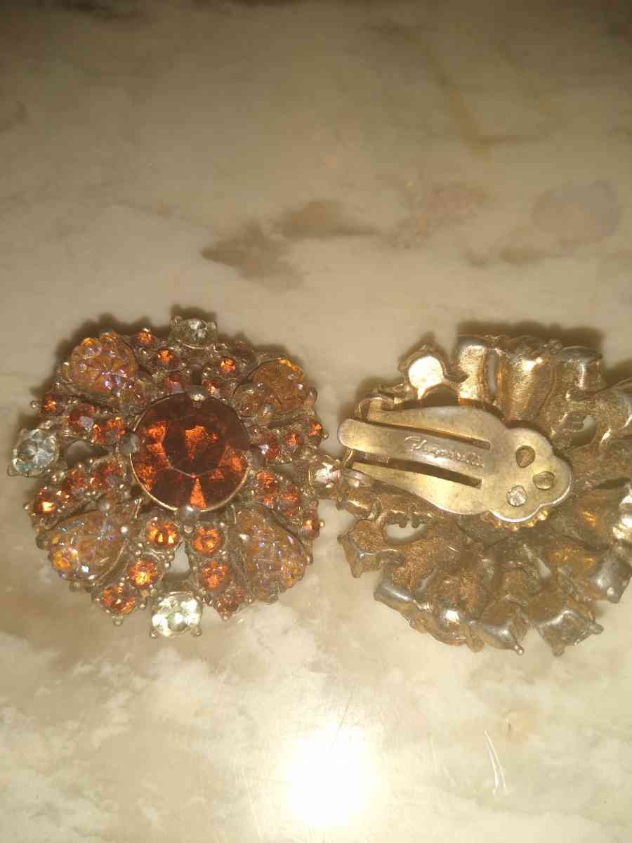 clipon earrings - Porum, Oklahoma - FleaMarketBay