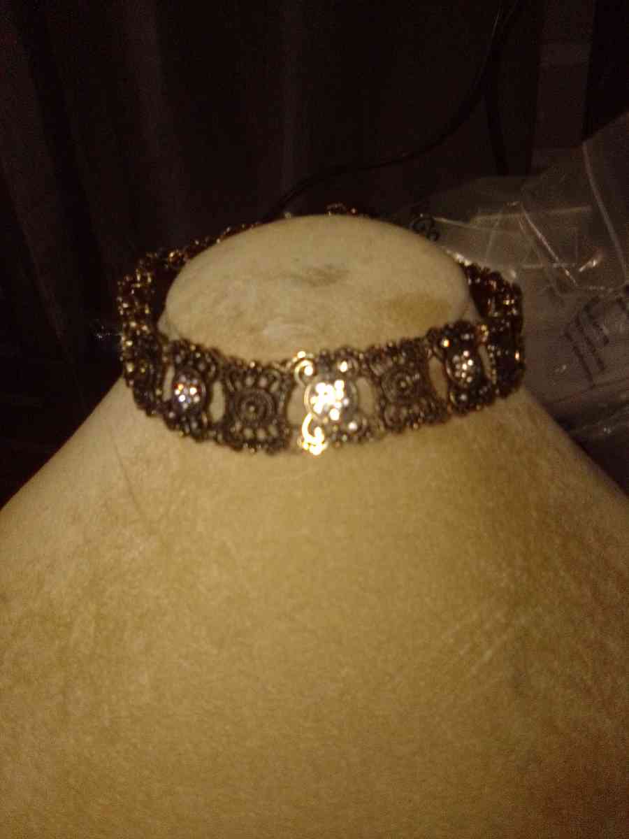 gold and gem choker - Marengo, Indiana - FleaMarketBay