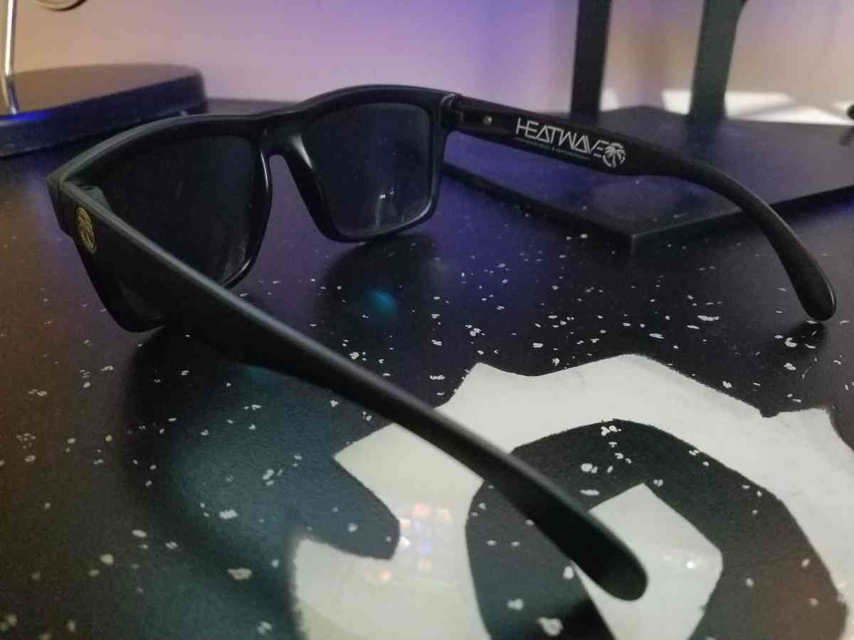 heatwave sunglasses - Virginia Beach, Virginia - FleaMarketBay