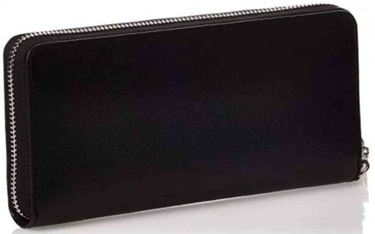 Michael Kors Jet Set Continental Leather Wallet - Alexandria, Virginia - FleaMarketBay