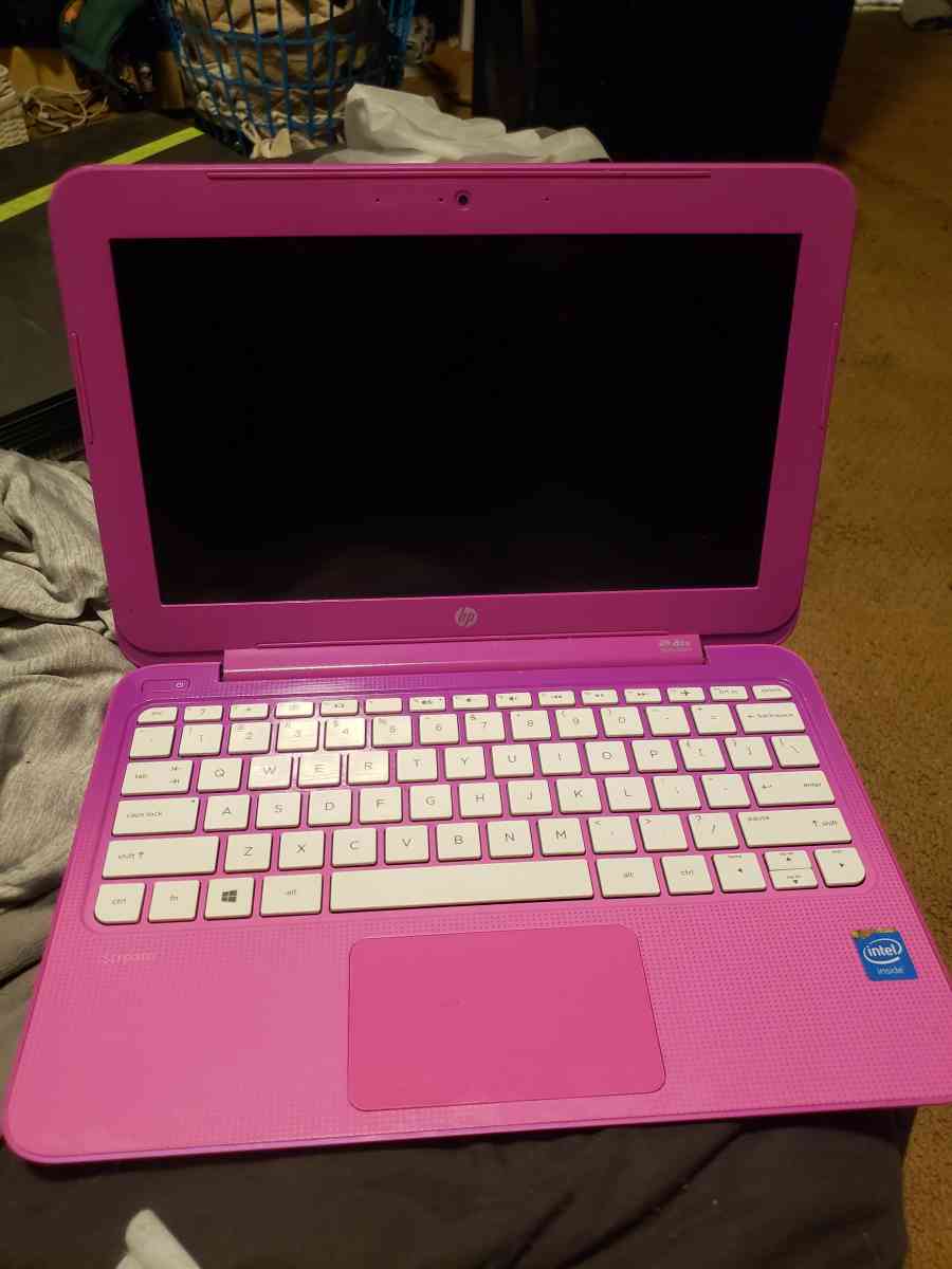 hp 11 laptop works needs charger - Mineral Point, Wisconsin