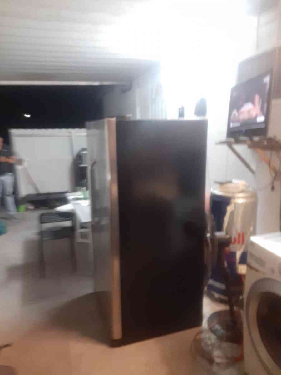 Stainless steel exterior Upfront electronic dial temperatur - Dade City, Florida - FleaMarketBay